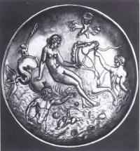 Серебряный медальон с изображением Нереиды. Рим. II в. до н. э.